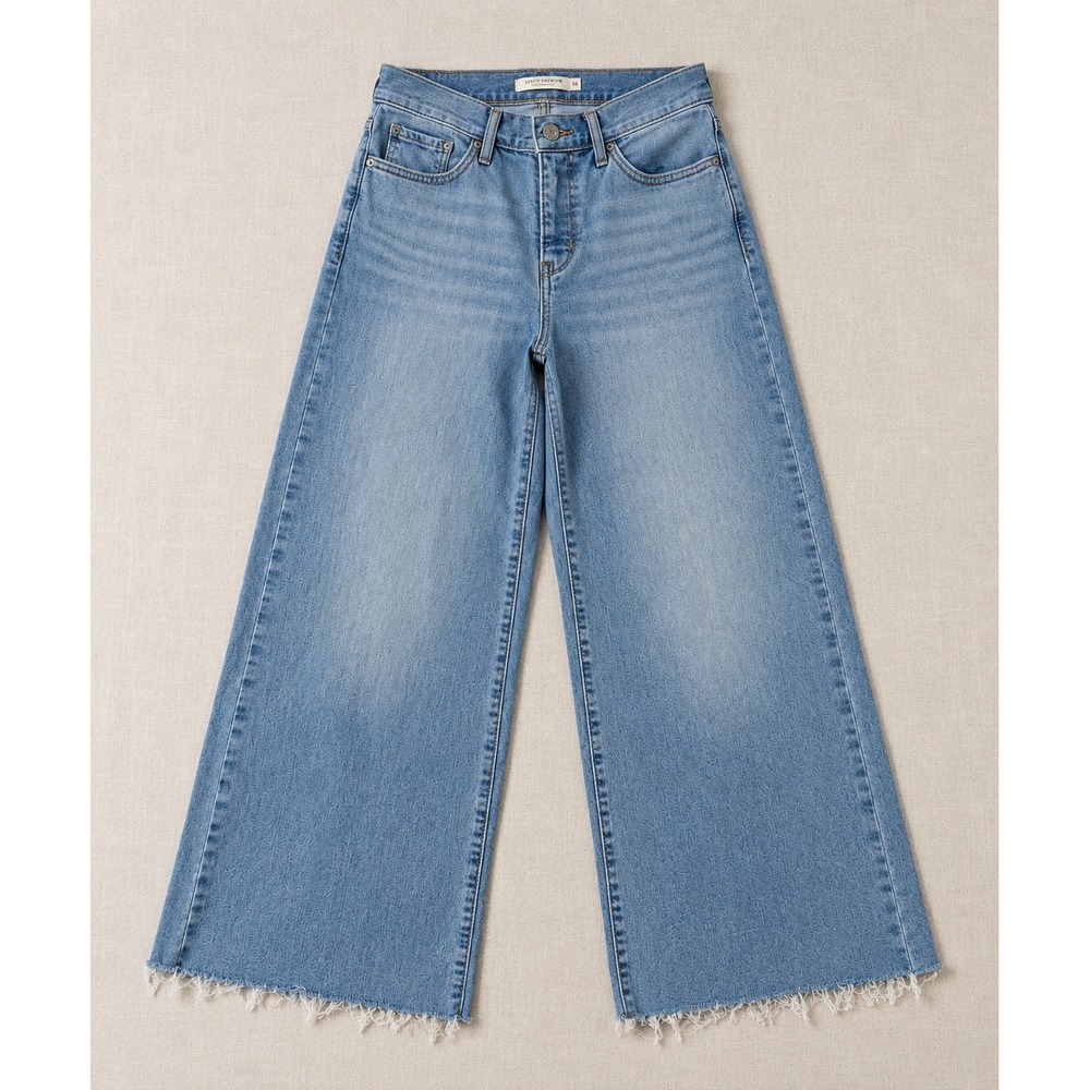 Levis 318 Shaping Wide Leg Jeans Light Wash Raw Hem W28 L32